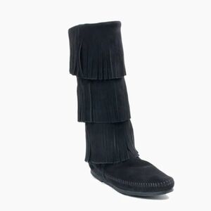 NWOT MINNETONKA 1639 WOMEN'S THREE LAYER FRINGE BOOT SIZE 9
